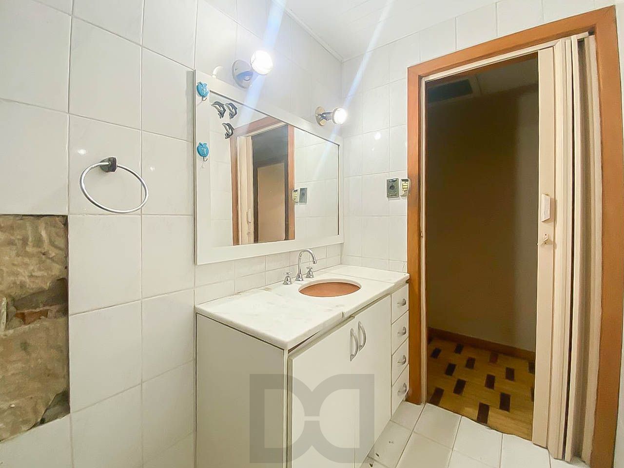 Apartamento 2 Dormitórios com Vaga Coberta no Menino Deus – Av. Ganzo, de Frente — foto 6
