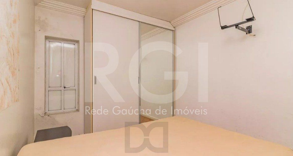 DORMITORIO-COM-ESTANTE