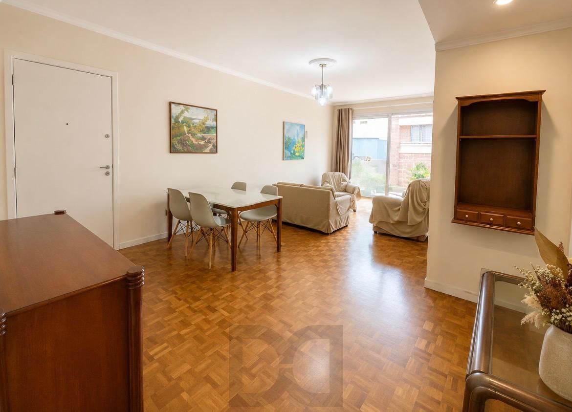 Apartamento de 2 Dormitórios, Sol, Vista e Excelente Localização. — foto 3
