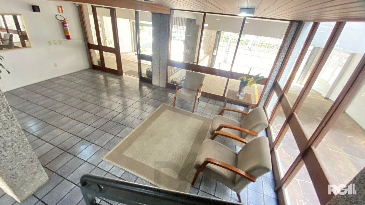 Apartamento 1 Dormitório com Garagem e Elevador no Bairro Santana — foto 23