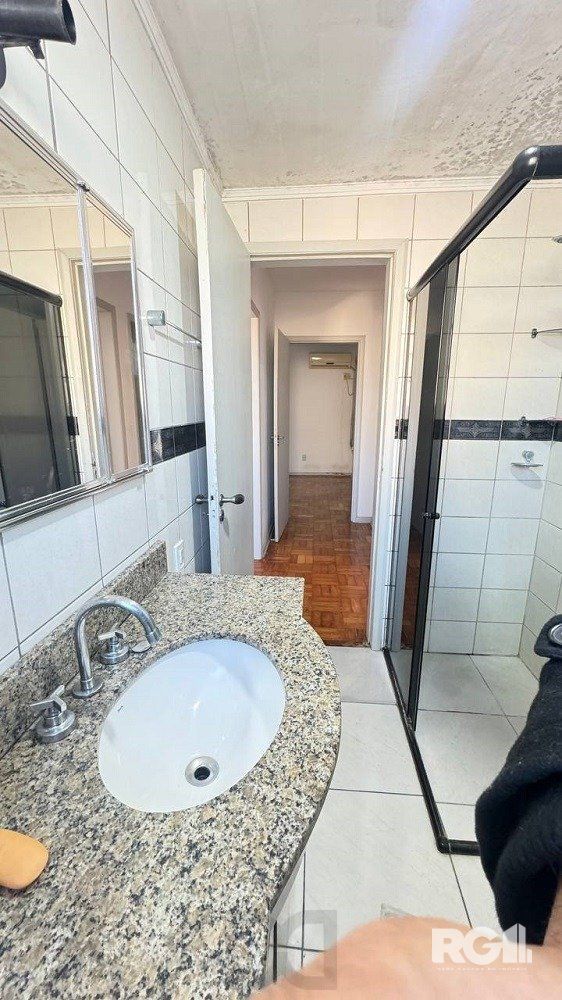 APARTAMENTO DE 3 DORMITÓRIOS COM VAGA DE GARAGEM NO CENTRO HISTÓRICO. — foto 31