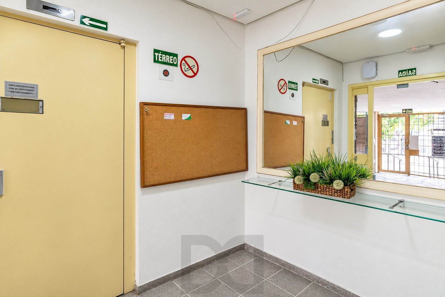 HALL-DE-ENTRADA
