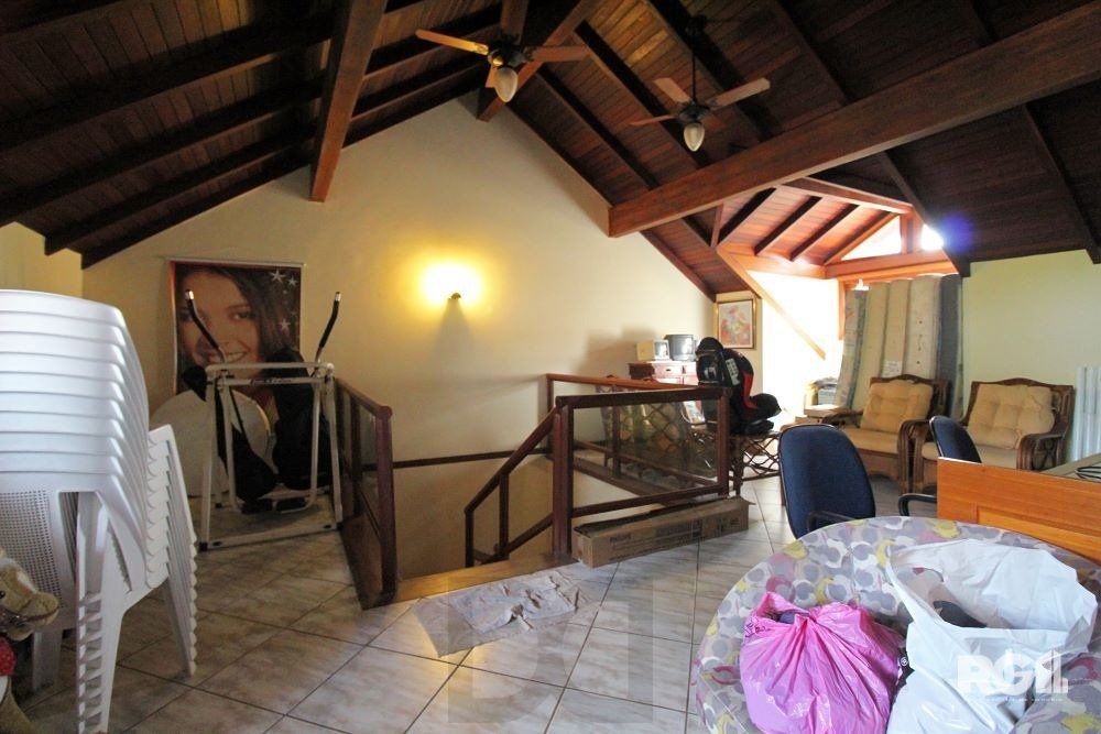 Casa de Alto Padrão com Lareira, Churrasqueira e Salão de Festas — foto 23