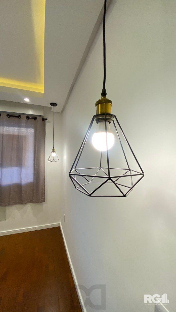 Apartamento 2 Dormitórios à Venda no Menino Deus | 4º Andar — foto 19