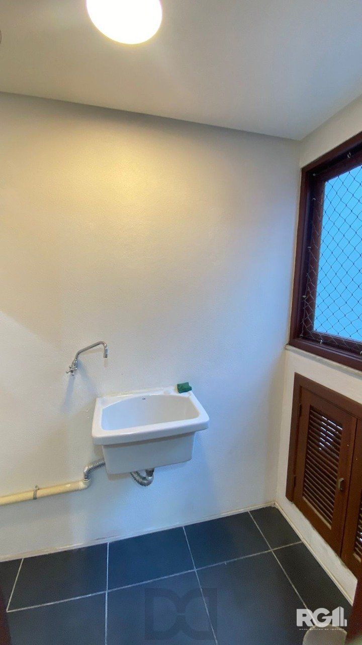 Apartamento 1 Dormitório com Garagem e Elevador no Bairro Santana — foto 19