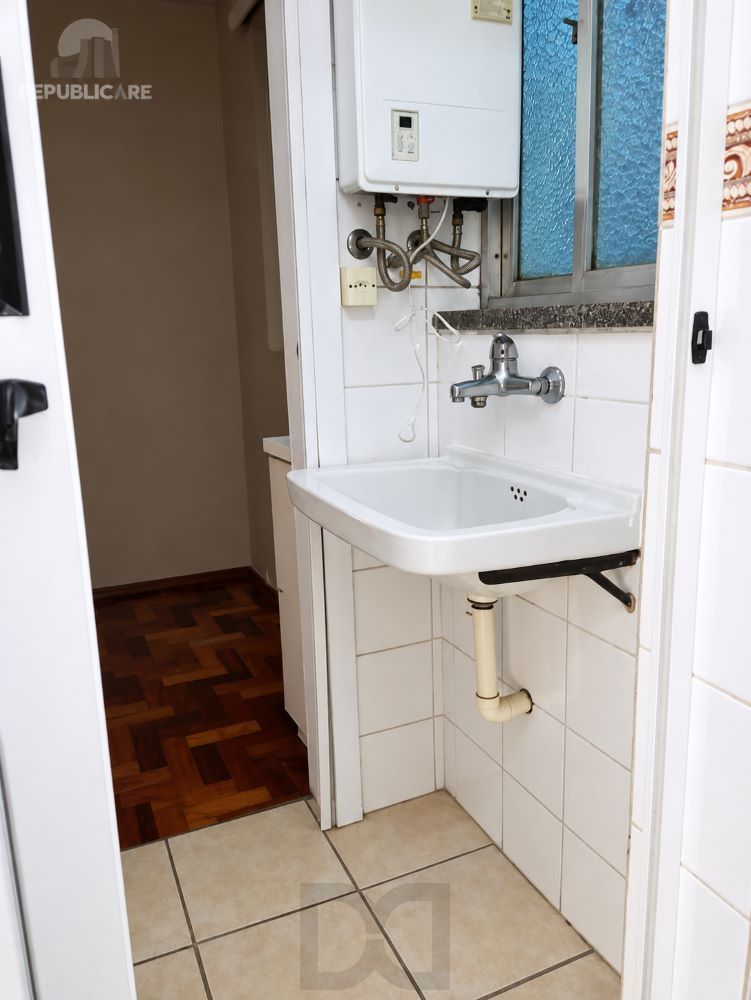 area-de-serviço-tanque-aquecedor