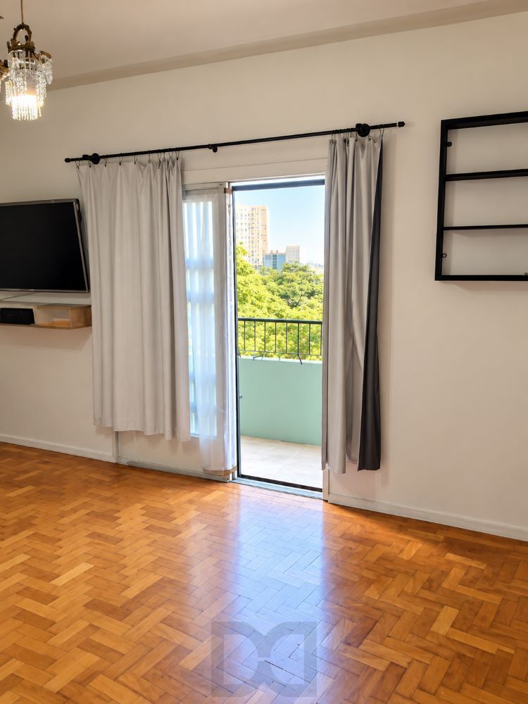 sala-com-sacada