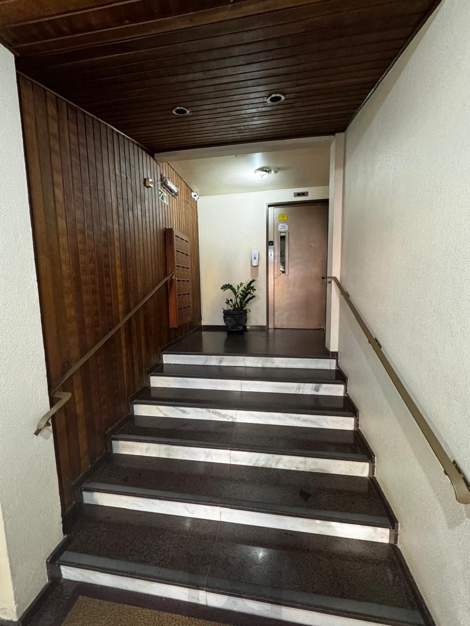 Apartamento à venda no Centro Histórico de Porto Alegre – 1 quarto, com elevador. — foto 2