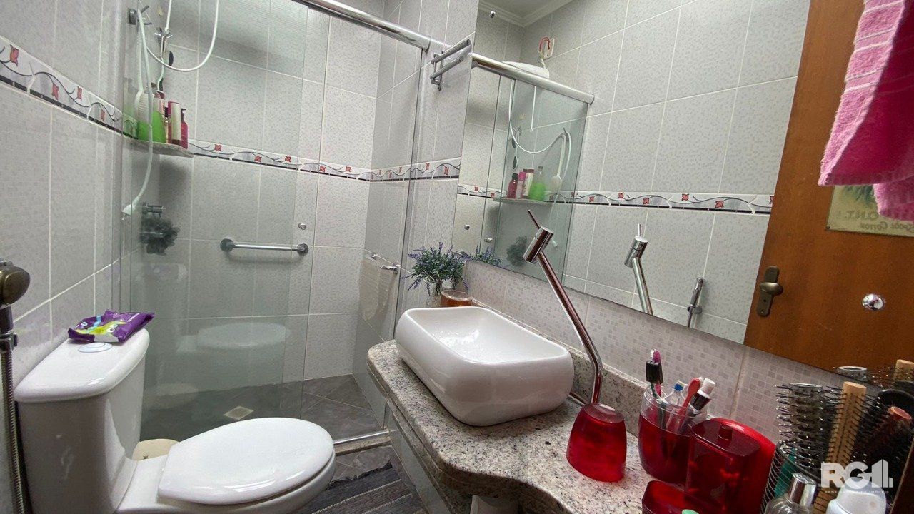 CASA AMPLA 3 DORMITÓRIOS NO ANDAR SUPERIOR NA CIDADE BAIXA . — foto 25