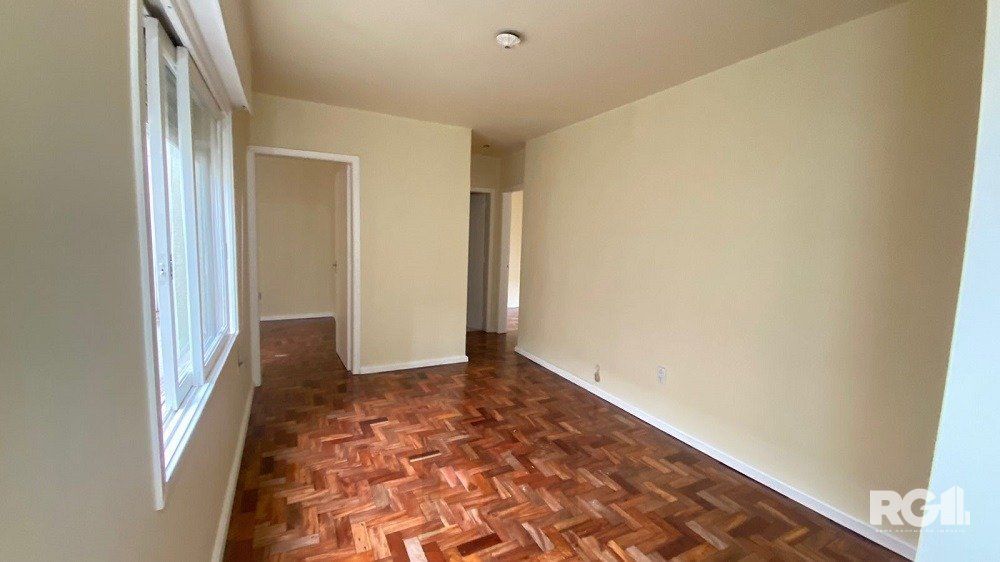 APARTAMENTO DE 2 DORMITÓRIOS, BANHEIRO SOCIAL E LAVABO AUXILIAR NA CIDADE BAIXA. — foto 6