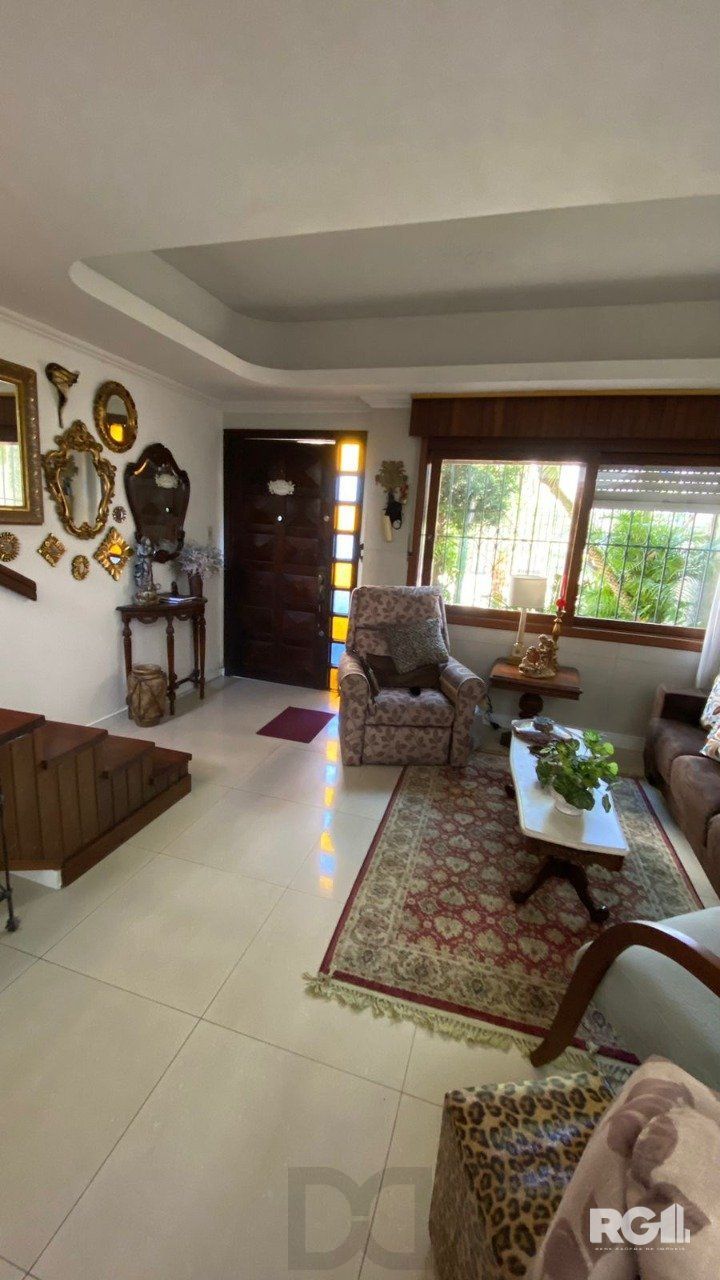 CASA AMPLA 3 DORMITÓRIOS NO ANDAR SUPERIOR NA CIDADE BAIXA . — foto 2