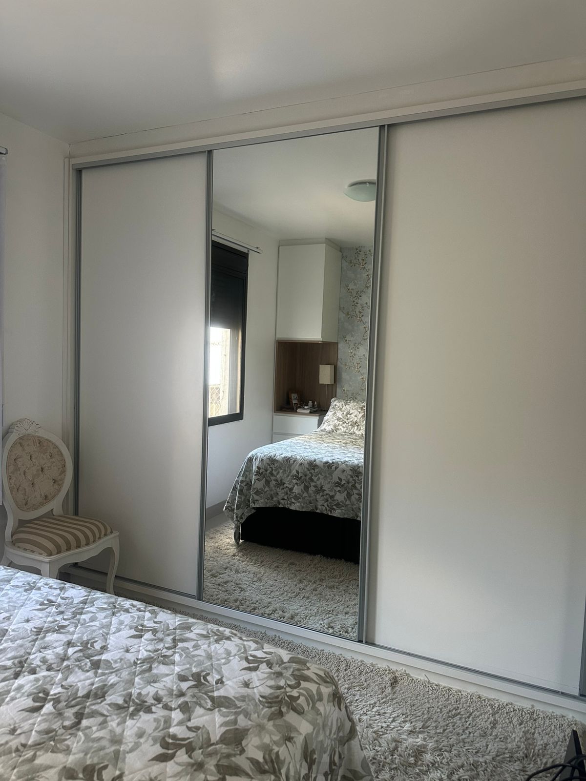 DORMITORIO-COM-ESPELHO