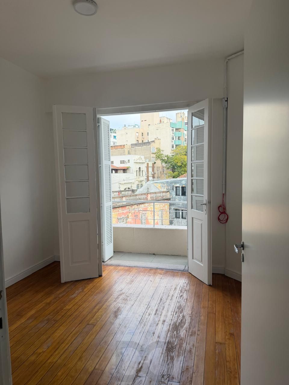 Apartamento de 3 quartos e 2 banheiros, desocupado e pronto para morar — foto 3
