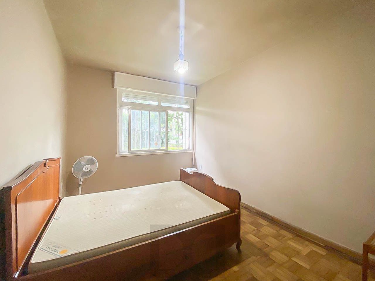 Apartamento 2 Dormitórios com Vaga Coberta no Menino Deus – Av. Ganzo, de Frente — foto 8