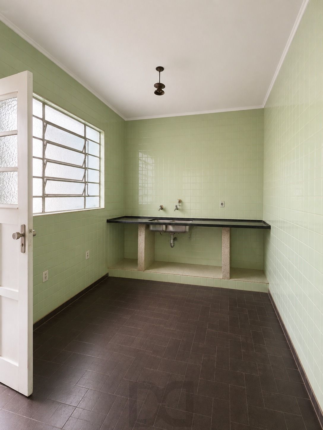 Apartamento 3 dormtórios de frente  bairro Bom Fim- Porto Alegre — foto 18