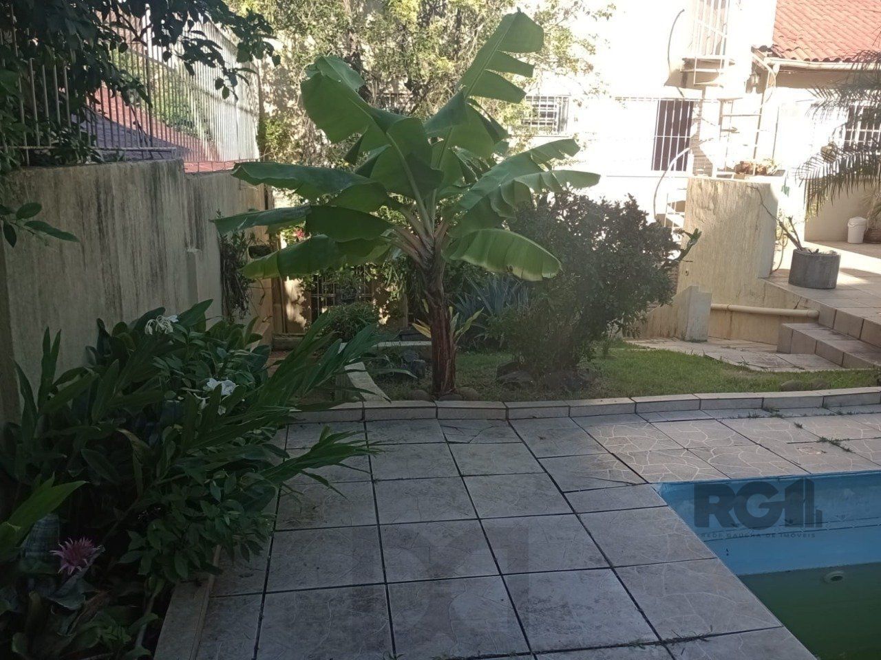 P%C3%A1tio+piscina.jpg+2025-04-10