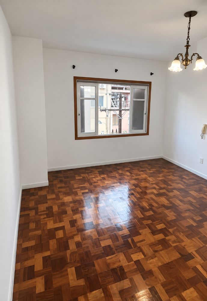 dormitorio-amplo-piso-parquet