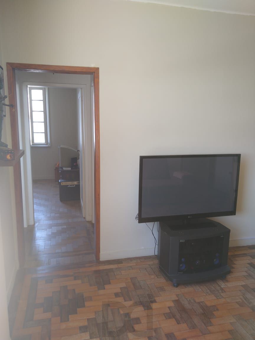 Excelente oportunidade para quem busca conforto, espaço e localização privilegiada em uma das regiões mais valorizadas de Porto Alegre. — foto 4