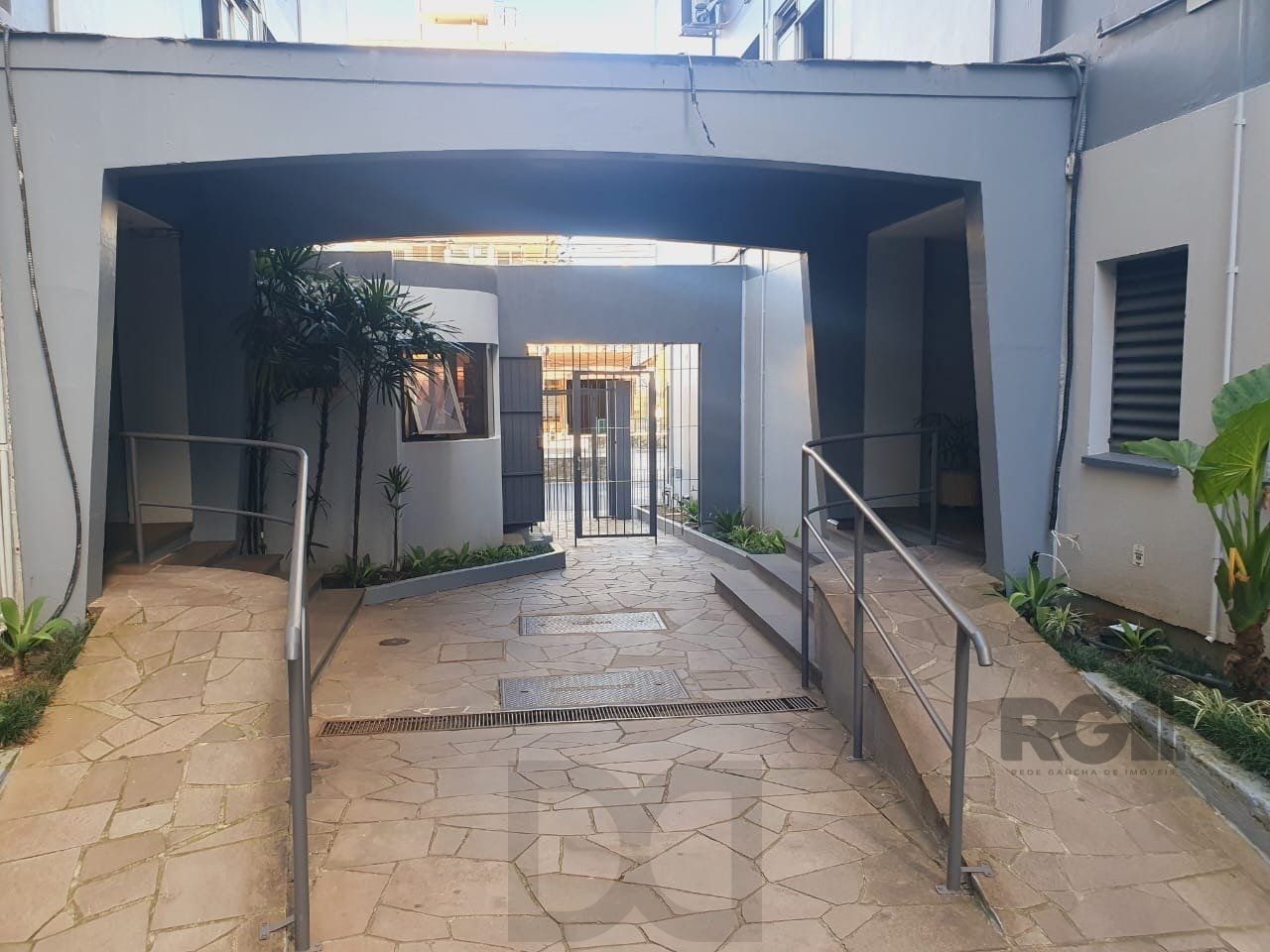 Apartamento de 1 dormitório no Bairro Partenon — foto 1