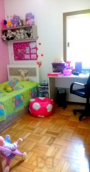 Sobrado para Venda - 240m², 3 dormitórios, sendo 1 suites, 1 vaga - Partenon — foto 17