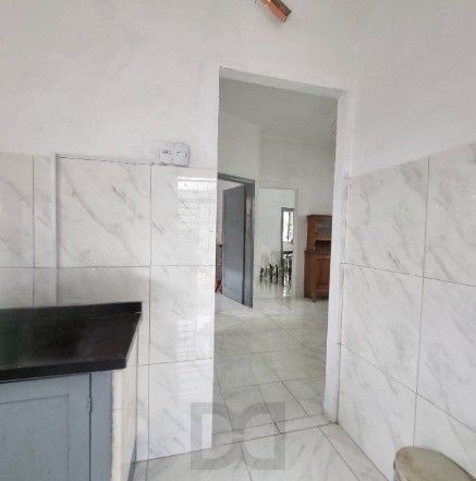 Casa de 4 dormitórios, 2 banheiros para venda pronta para morar no bairro Partenon em Porto Alegre/RS. — foto 23