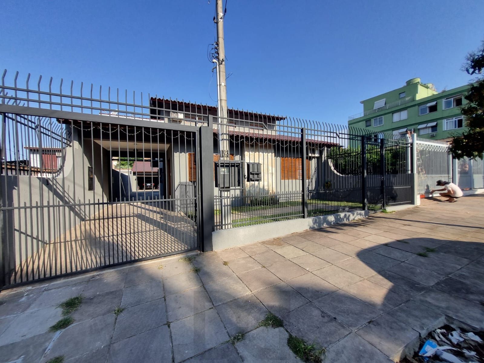 Casa para Venda - 177m², 4 dormitórios, sendo 1 suites, 2 vagas - Partenon — foto 2