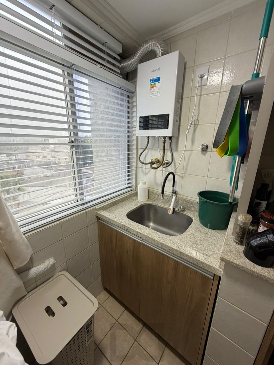 Apartamento de 2 dormitórios semi mobiliado com vaga no Bairro Santana — foto 18