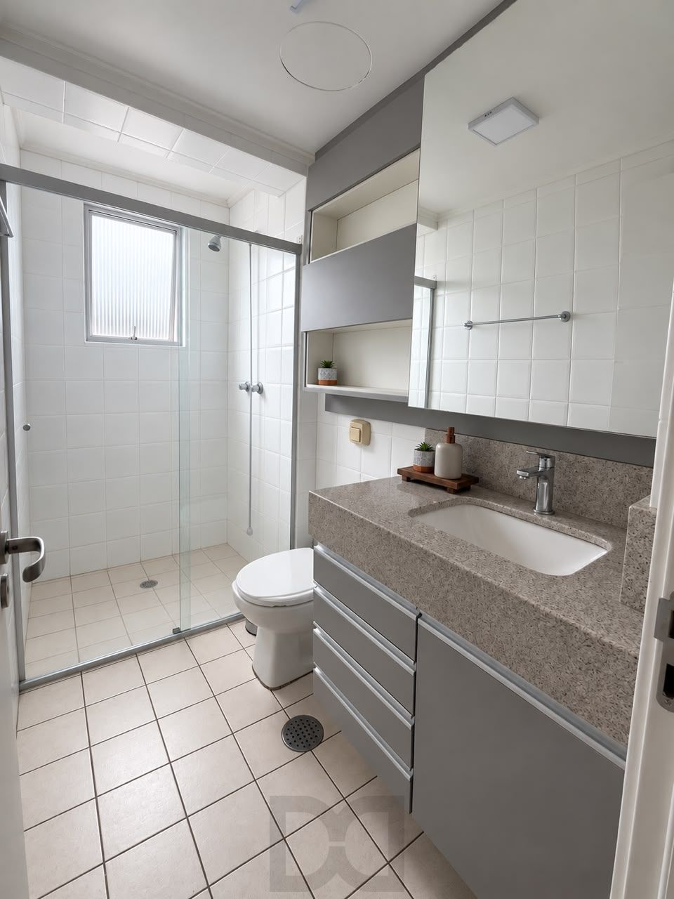 Apartamento de 2 dormitórios semi mobiliado com vaga no Bairro Santana — foto 23