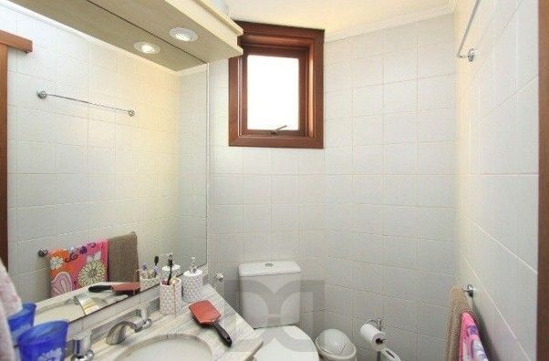 Casa sobrado em Condomínio com 4 pisos de 3 dormitórios sendo 3 suítes para venda na Av. Lucas de Oliveira no bairro Bela Vista em Porto Alegre/RS. — foto 13