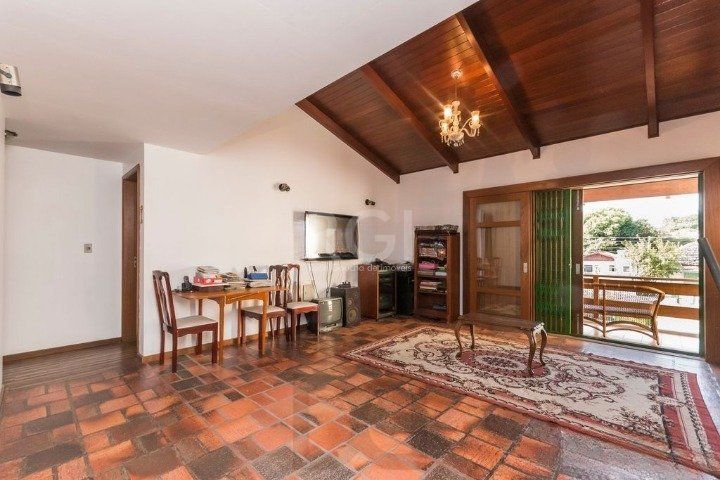 Casa para Venda - 247m², 4 dormitórios, sendo 1 suites, 5 vagas - Glória — foto 1