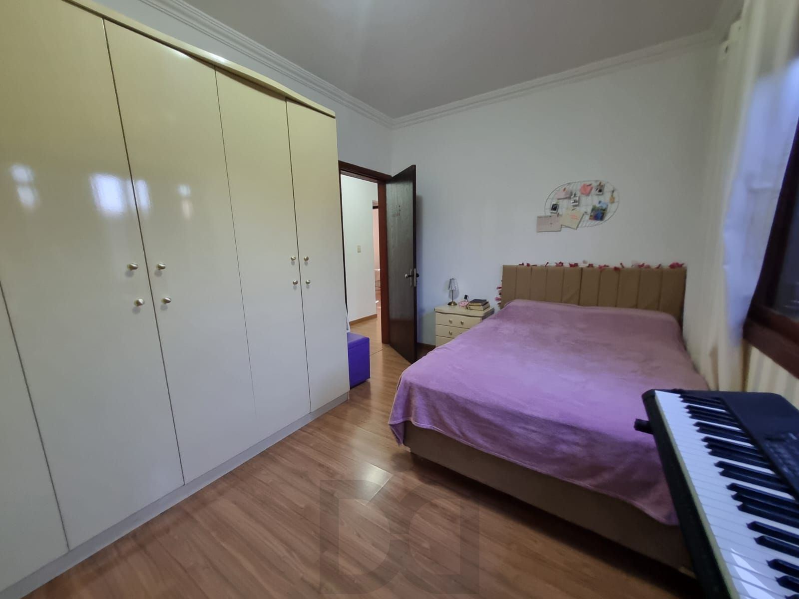 Casa para Venda - 177m², 4 dormitórios, sendo 1 suites, 2 vagas - Partenon — foto 37