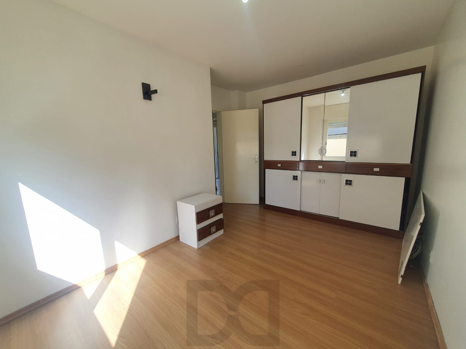 Apartamento de 2 dormitórios no bairro Azenha para comprar — foto 10