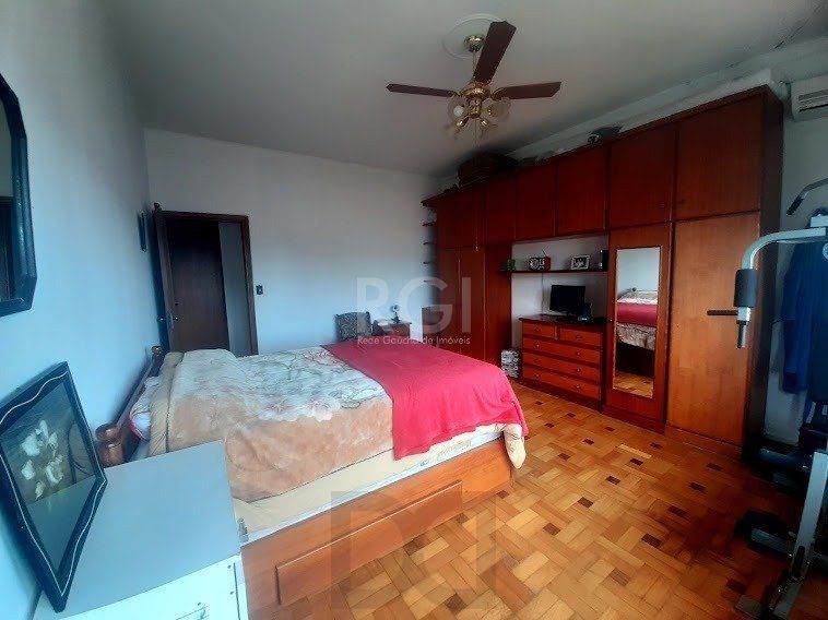 Casa para Venda - 243m², 3 dormitórios, 5 vagas - Medianeira — foto 3