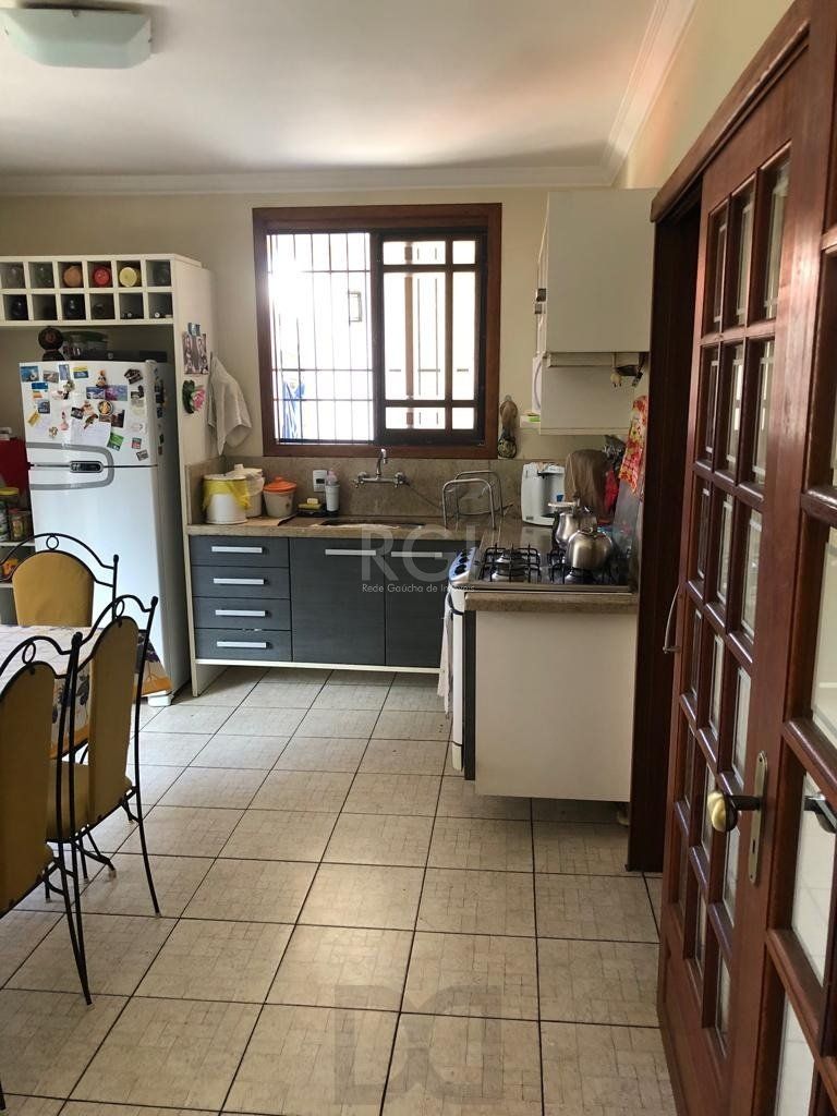 Casa para Venda - 225.91m², 4 dormitórios, sendo 2 suites, 1 vaga - Nonoai — foto 9