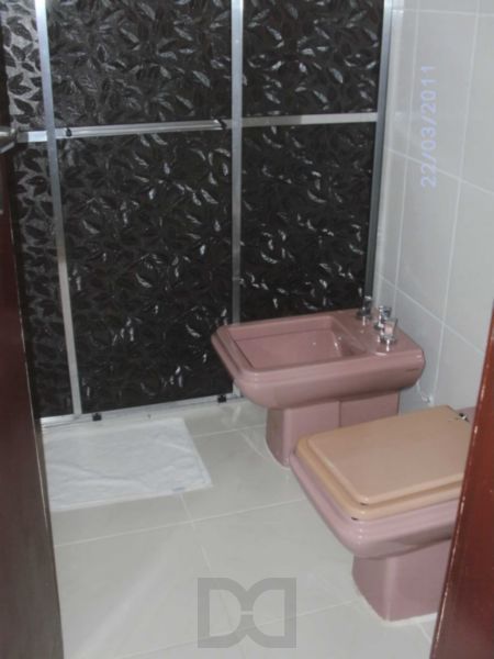 Sobrado para Venda - 240m², 3 dormitórios, sendo 1 suites, 1 vaga - Partenon — foto 13