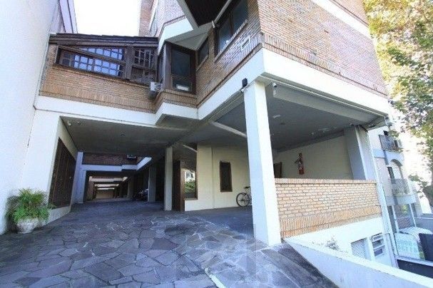 Casa sobrado em Condomínio com 4 pisos de 3 dormitórios sendo 3 suítes para venda na Av. Lucas de Oliveira no bairro Bela Vista em Porto Alegre/RS. — foto 1