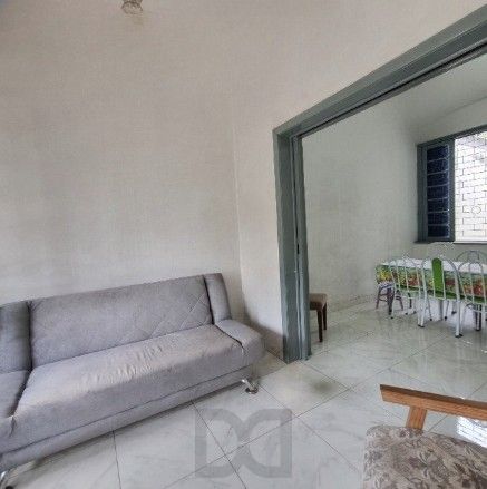 Casa de 4 dormitórios, 2 banheiros para venda pronta para morar no bairro Partenon em Porto Alegre/RS. — foto 9