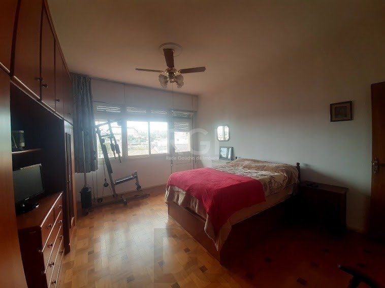 Casa para Venda - 243m², 3 dormitórios, 5 vagas - Medianeira — foto 4