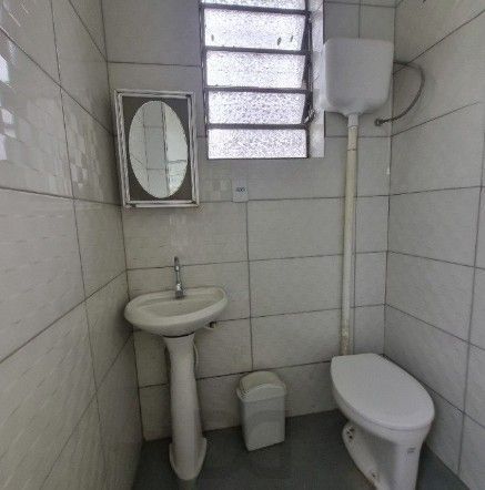 Casa de 4 dormitórios, 2 banheiros para venda pronta para morar no bairro Partenon em Porto Alegre/RS. — foto 24
