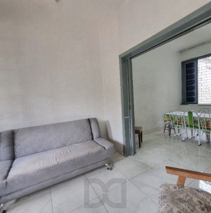 Casa de 4 dormitórios, 2 banheiros para venda pronta para morar no bairro Partenon em Porto Alegre/RS. — foto 7