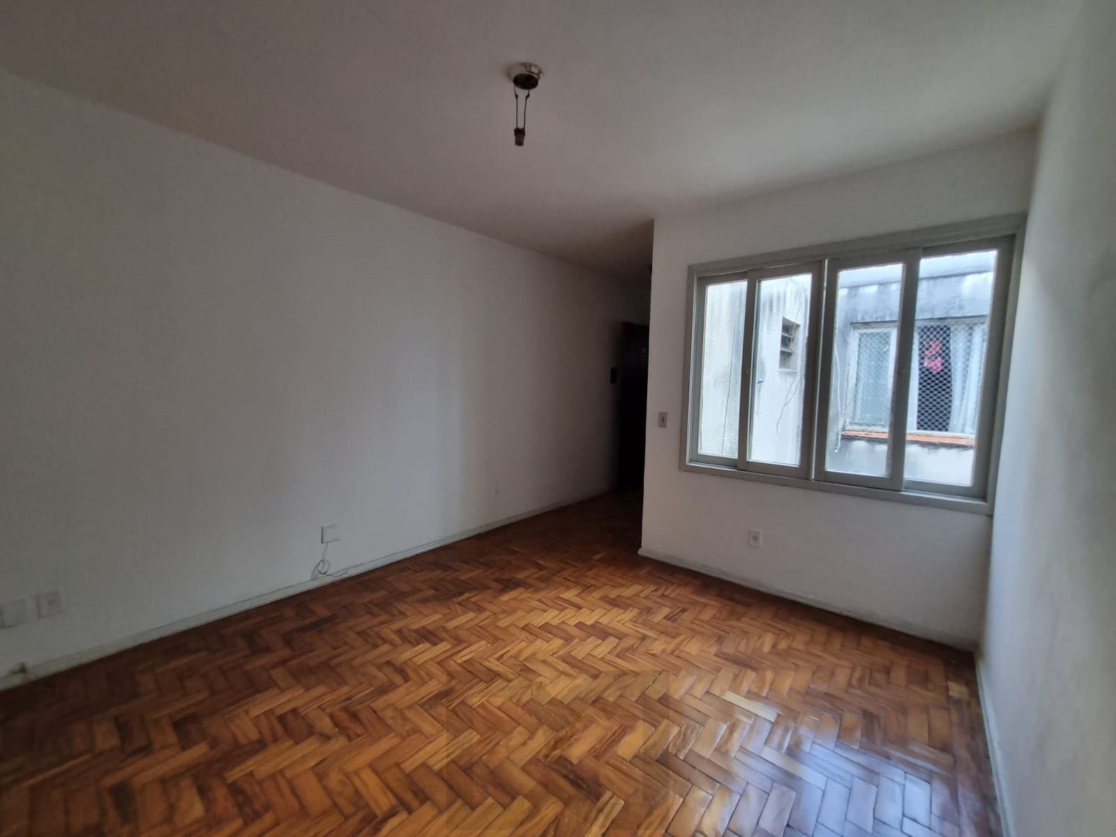 Apartamento de 1 dormitório a venda no Bairro Cidade Baixa — foto 1