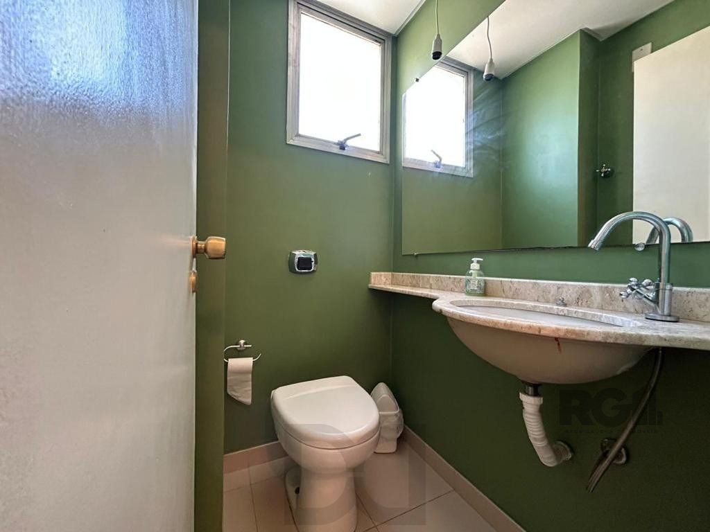Apartamento de 72m² com 2 dormitórios, no bairro no bairro Mont Serrat. — foto 8