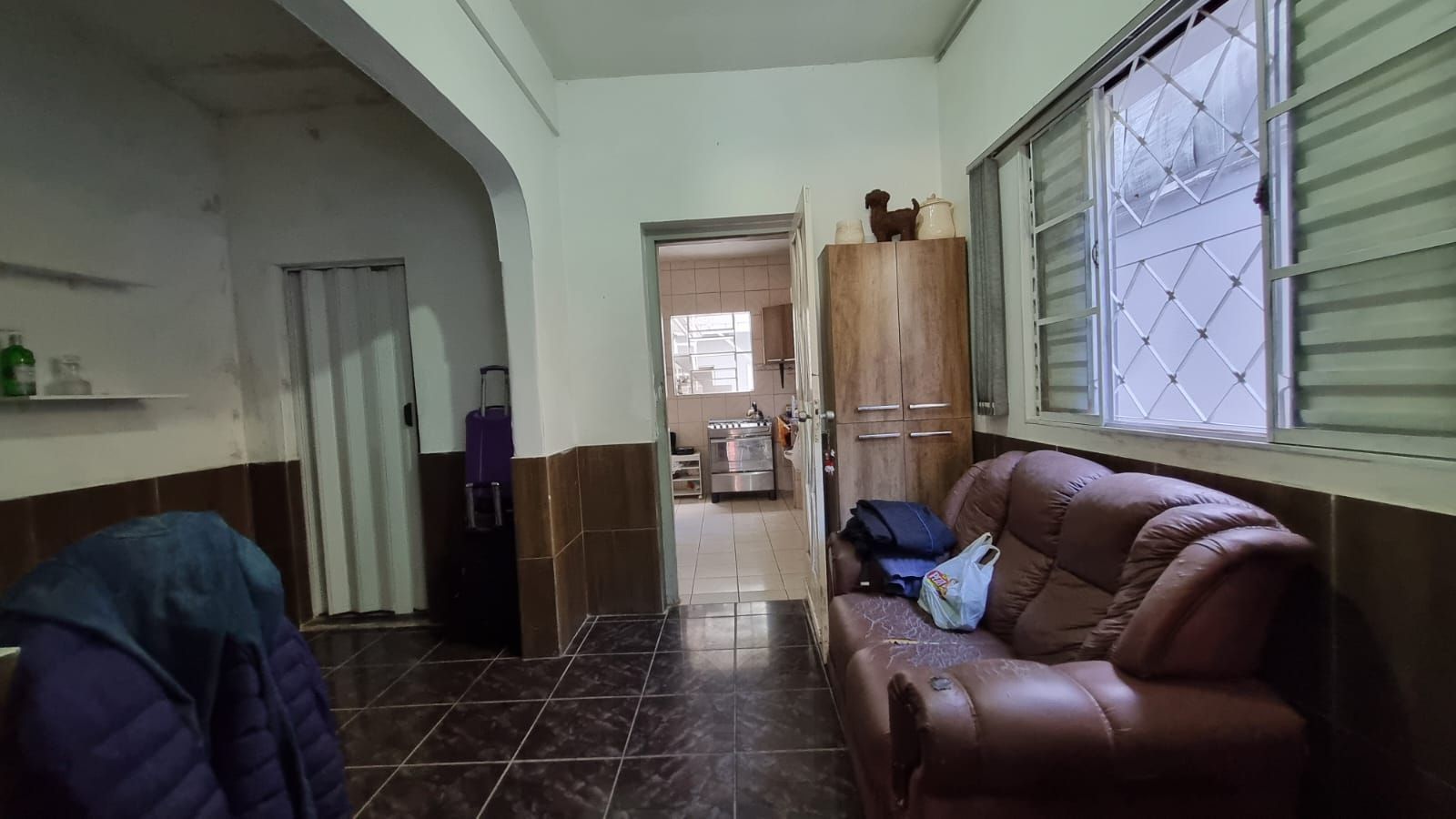 Casa Residencial de 2 pisos com 3 dormitórios , 2 banheiros + 1anexo com 2 aptos JKs , construído nos fundos do terreno no bairro Cidade Baixa/Azenha em Porto Alegre/RS. — foto 5