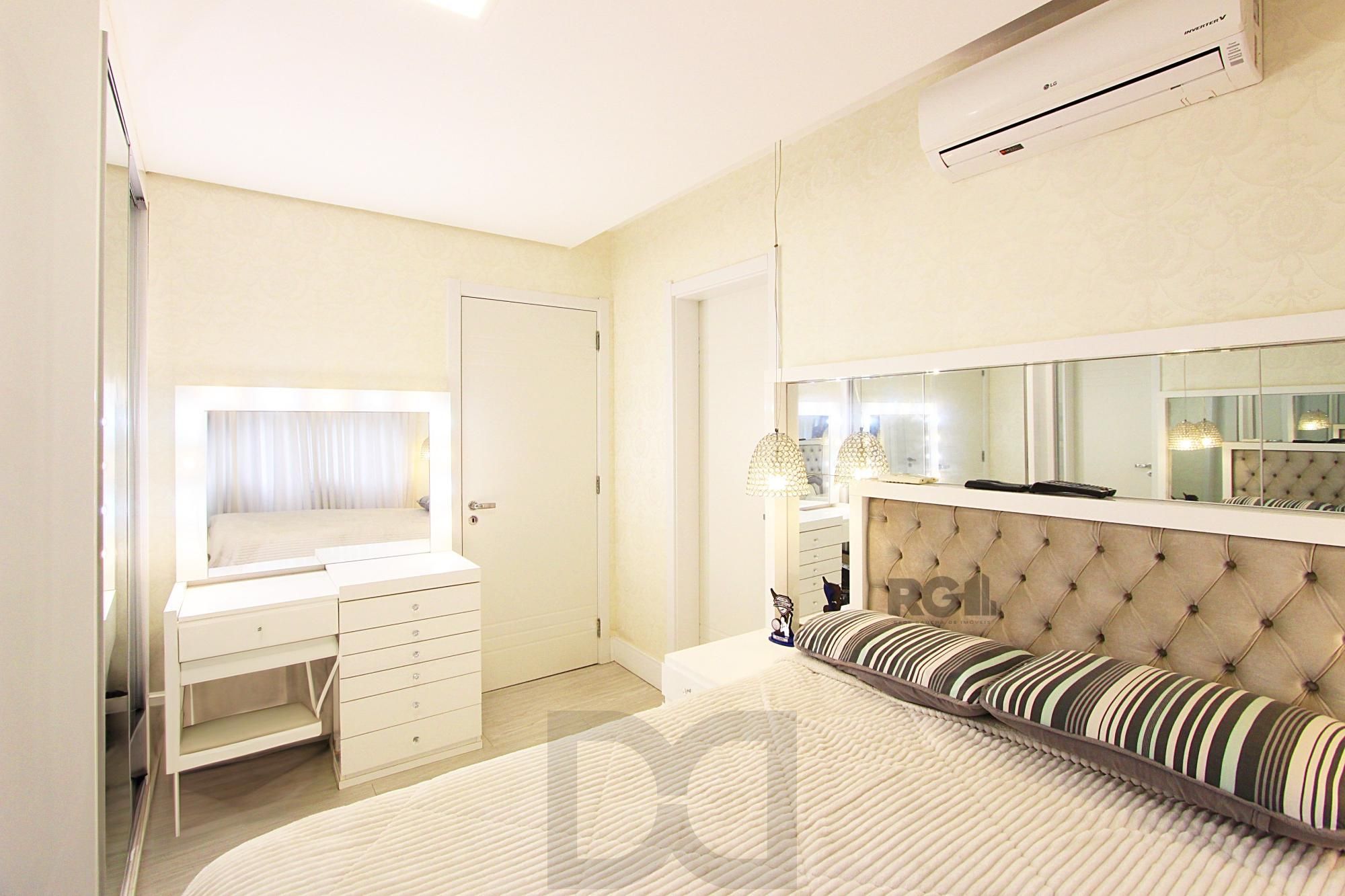 apartamento de 3 dormitórios, com 3 suítes no bairro Menino Deus — foto 12