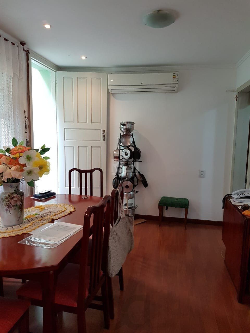 Casa para Venda - 250m², 5 dormitórios, 5 vagas - Jardim Botânico — foto 1