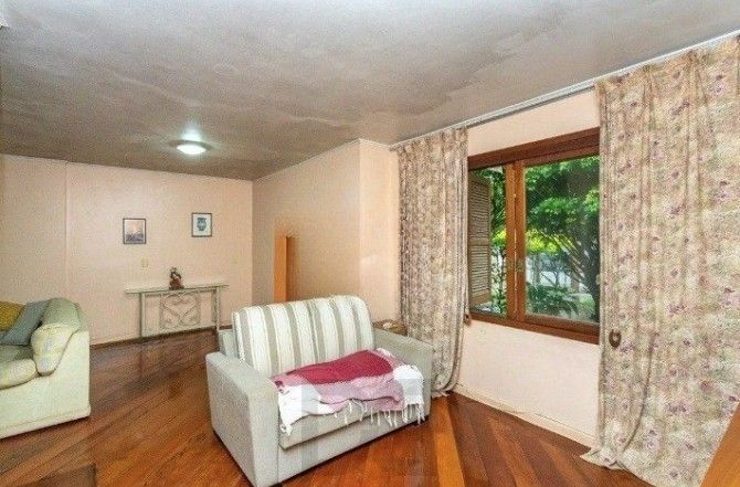 Casa com 2 dormitórios ,sendo 1 suíte para venda no bairro Tristeza em Porto Alegre/RS. — foto 1