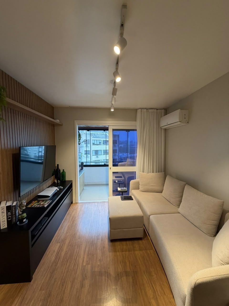 Apartamento de 2 dormitórios semi mobiliado com vaga no Bairro Santana — foto 6