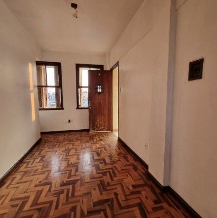 Apartamento de frente com 1 dormitório para venda no bairro Cidade Baixa em Porto Alegre/RS. — foto 1