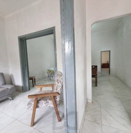 Casa de 4 dormitórios, 2 banheiros para venda pronta para morar no bairro Partenon em Porto Alegre/RS. — foto 16