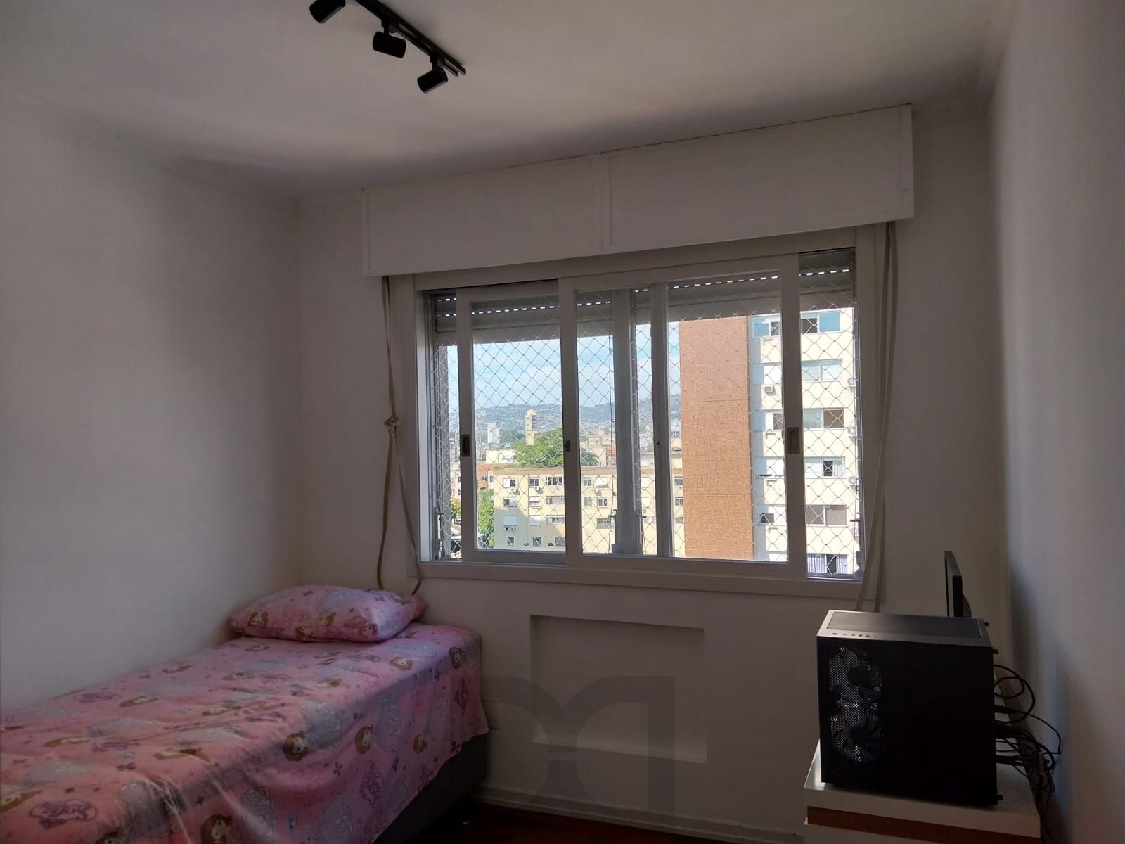 Apartamento de 2 dormitórios com vaga de garagem e sacada no Bairro Santana — foto 25